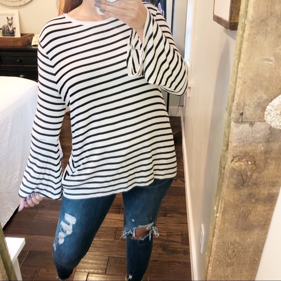 Old Navy large striped bell sleeve cozy blouse - Picture 1 of 5